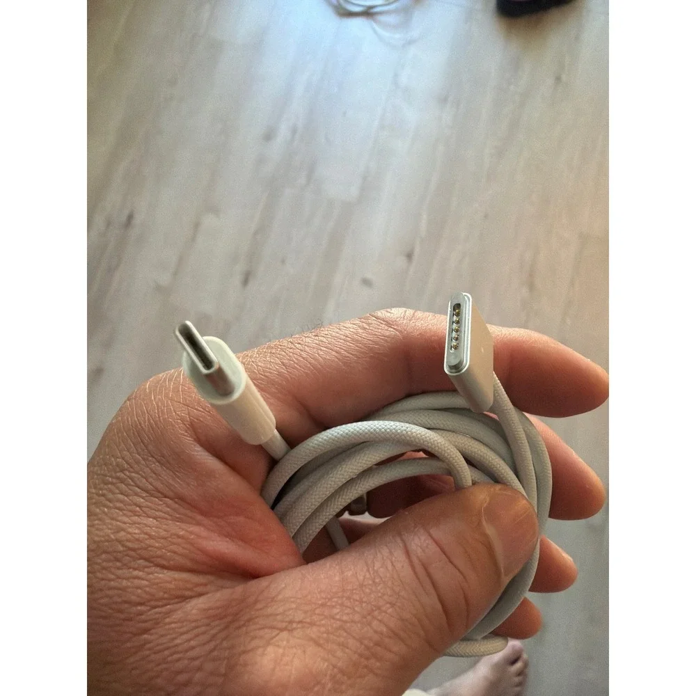 Apple USB-C to MagSafe 3 Cable 2m White Braided Charging Cord MLYV3AM/A